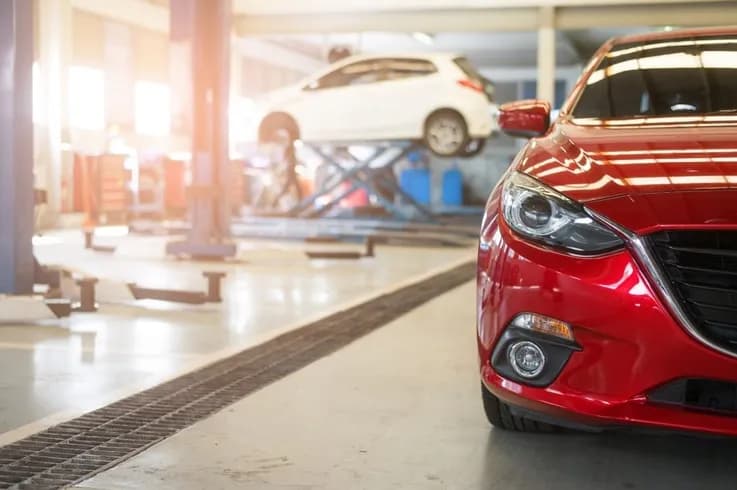 Czy ceny używanych samochodów spadną? Prognozy i optymalny moment na zakup