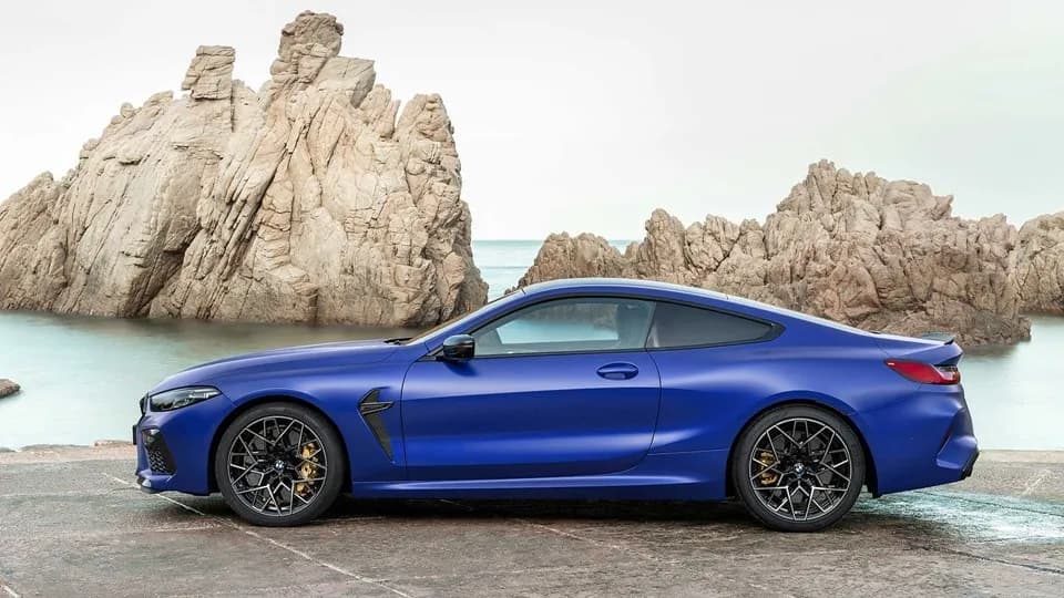 Ile koni ma BMW M8? Odkryj moc i osiągi obu wersji