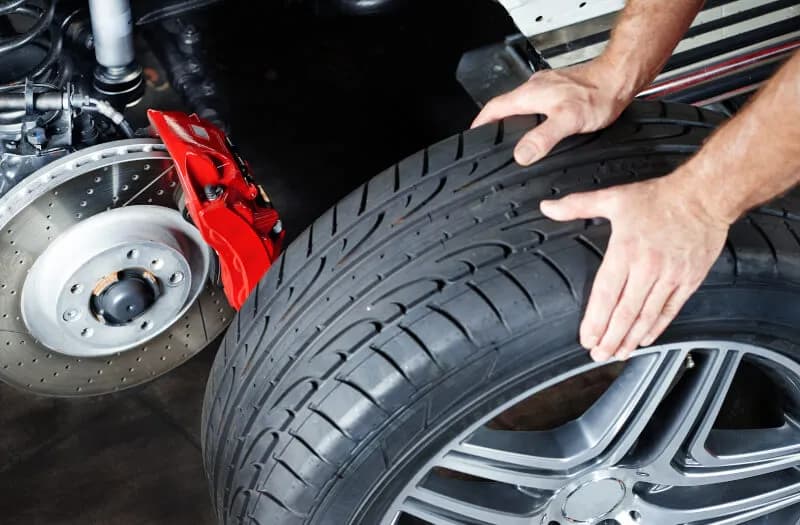 Co ile lat wymieniać opony? Sprawdź zalecenia i uniknij problemów