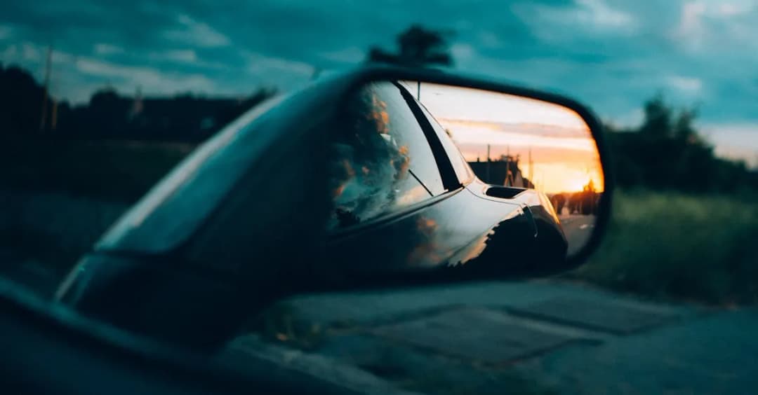 To twój cichy świadek na drodze! Jak ukryć rejestrator w lusterku?