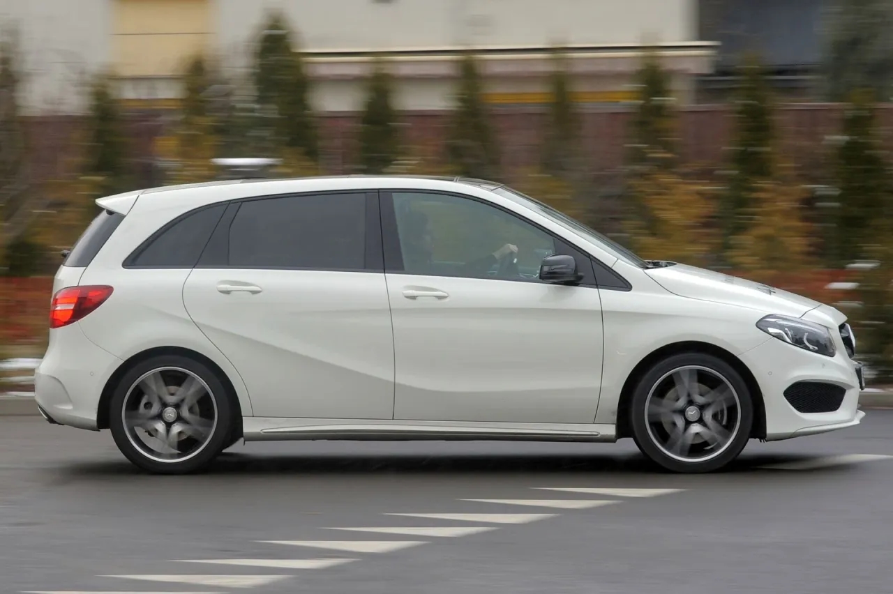 Mercedes klasa B opinie - co naprawdę myślą kierowcy o tym modelu?