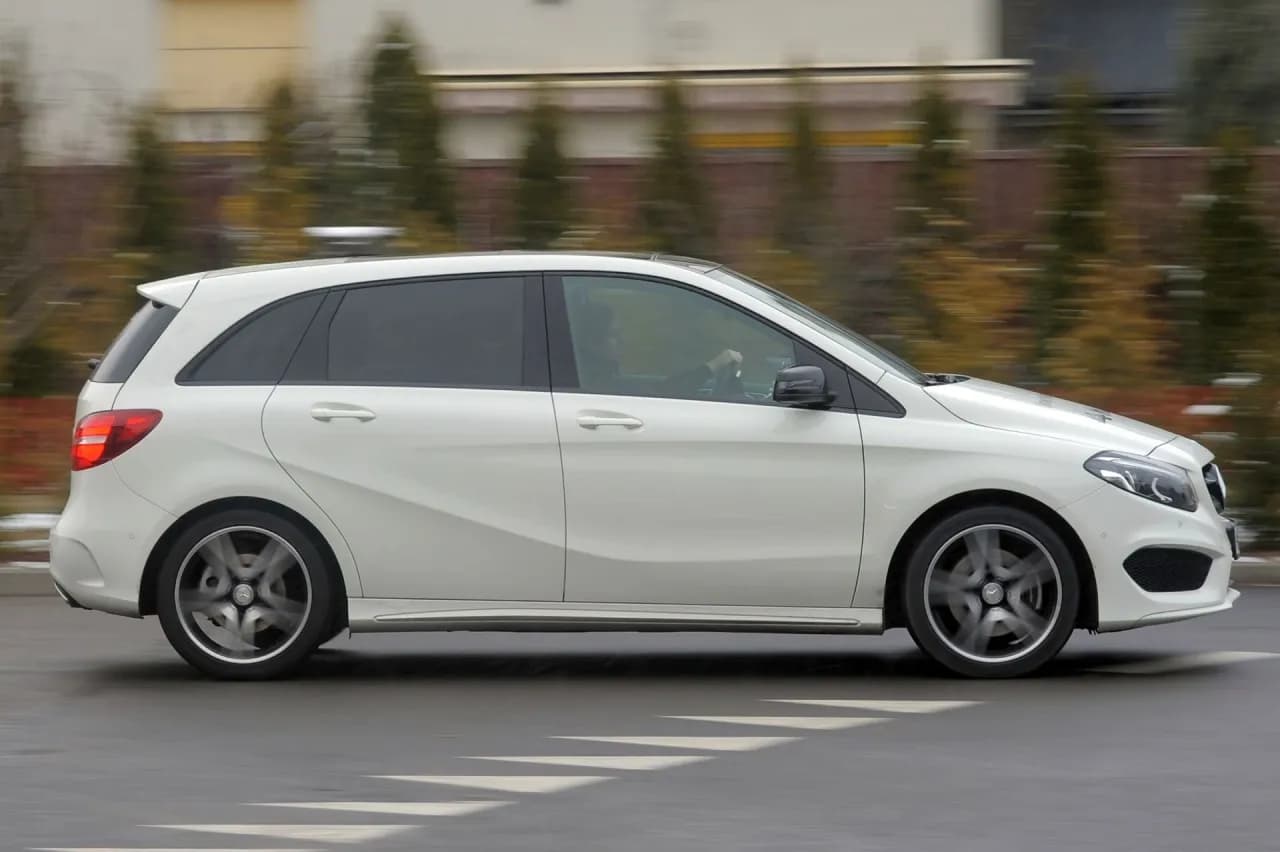 Mercedes klasa B opinie - co naprawdę myślą kierowcy o tym modelu?