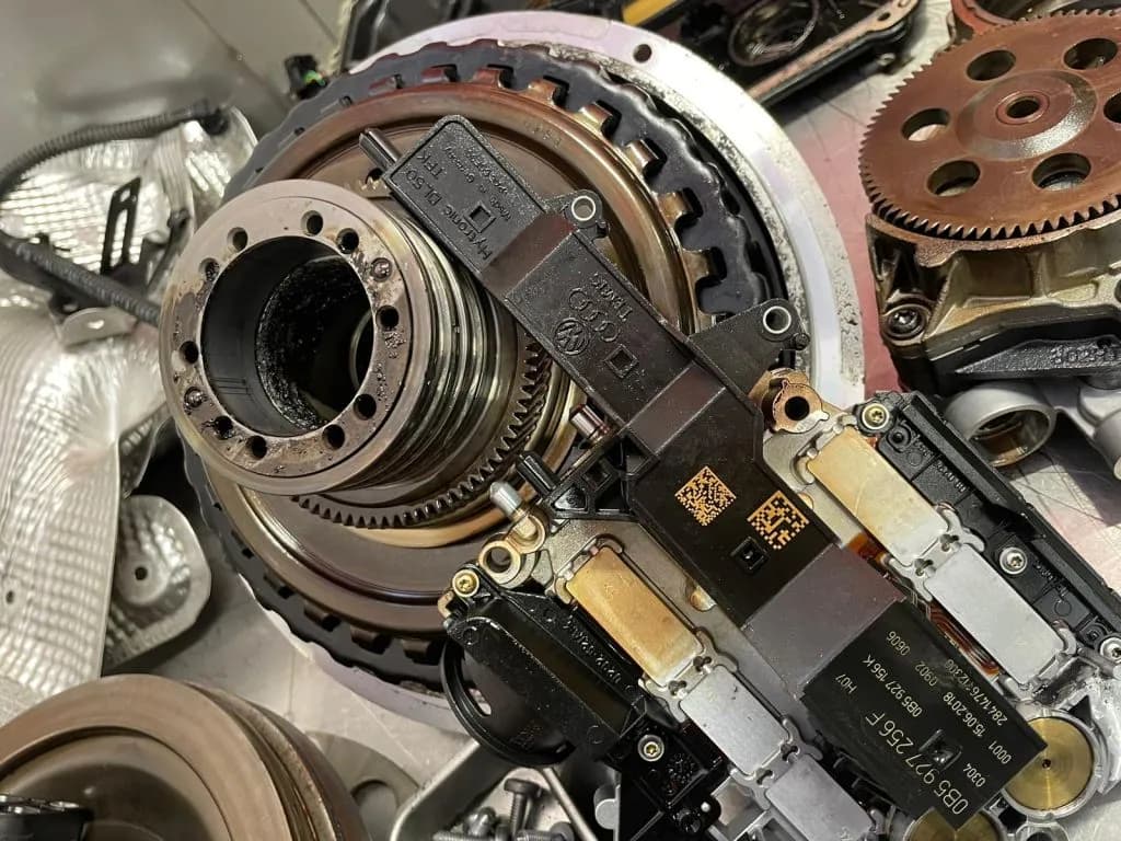 Budowa skrzyni automatycznej - pompa oleju, uszkodzony sterownik i objawy Budowa skrzyni automatycznej - pompa oleju, uszkodzony sterownik i objawy