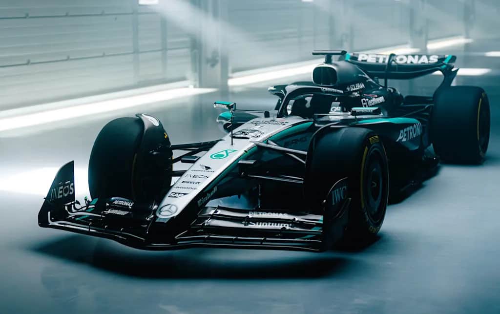 Sklep Mercedes AMG F1 - Odkryj oryginalne akcesoria i odzież