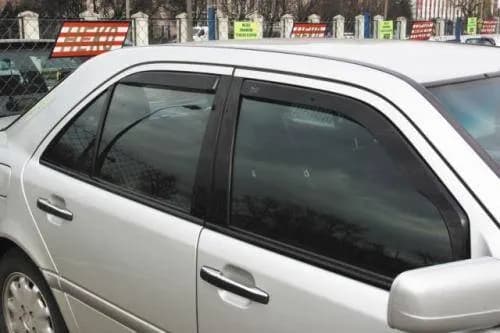 Jak owiewki szyb bocznych poprawią jazdę? Oto aż 6 korzyści!