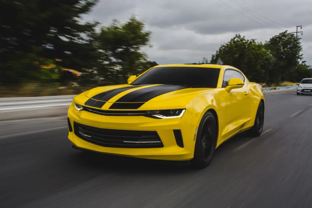 Najpopularniejsze amerykańskie auta sportowe - kompletny przewodnik po najważniejszych modelach