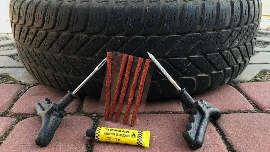 Jak działa zestaw naprawczy do opon? Skuteczna naprawa awarii