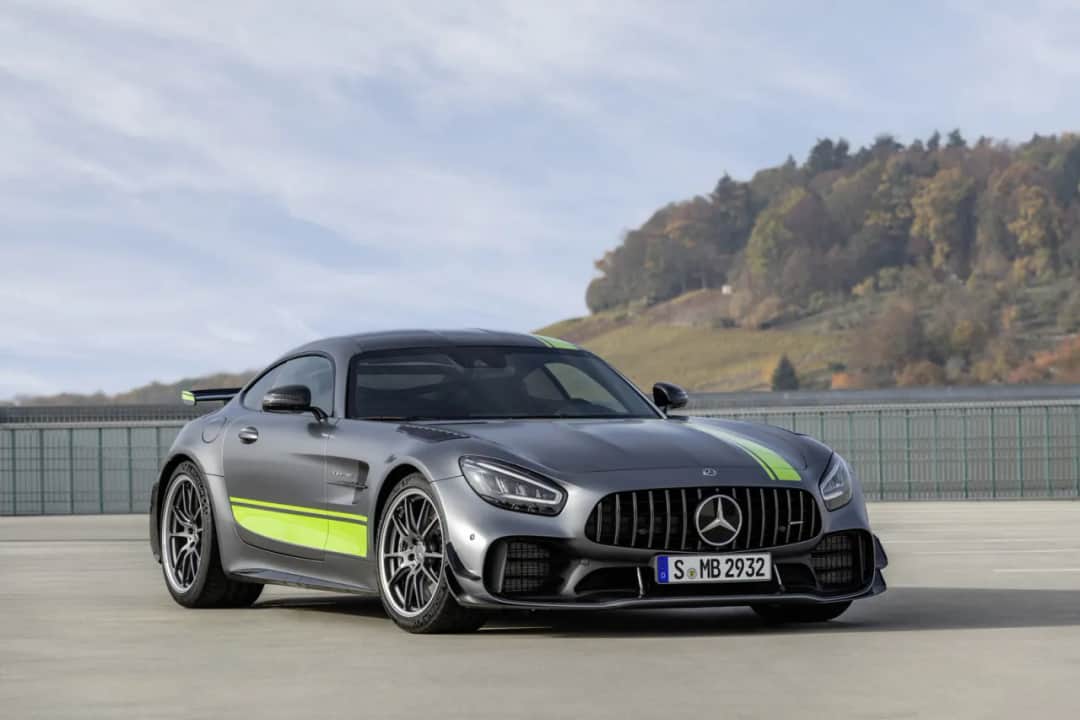 Mercedes-AMG GT R Pro: cena, opinie, osiągi i porównanie z innymi modelami